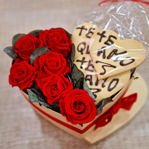 Caja rosas y galletas