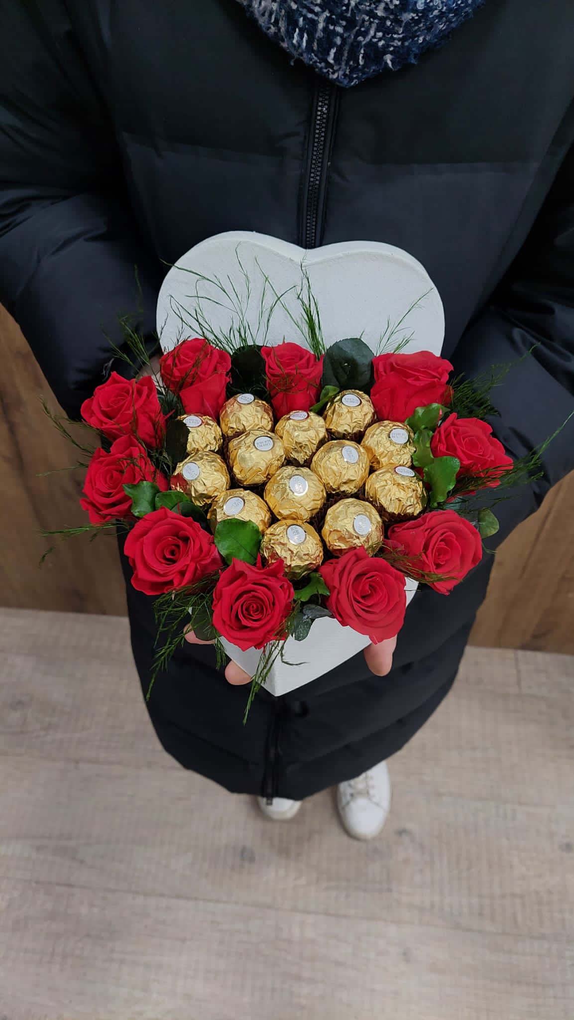 Caja rosas y chocolate - Imagen 2