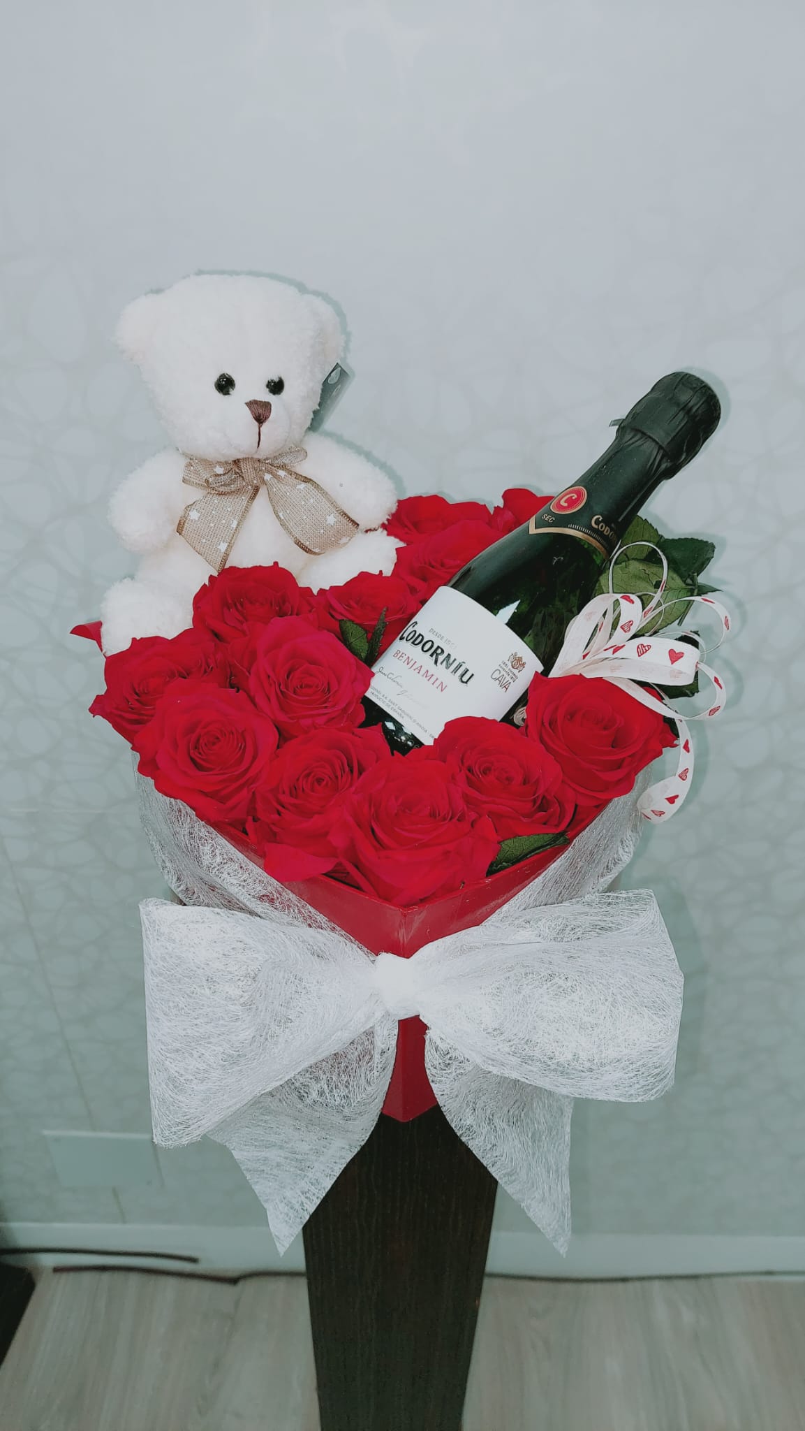 Ramo de rosas con peluche - Imagen 3